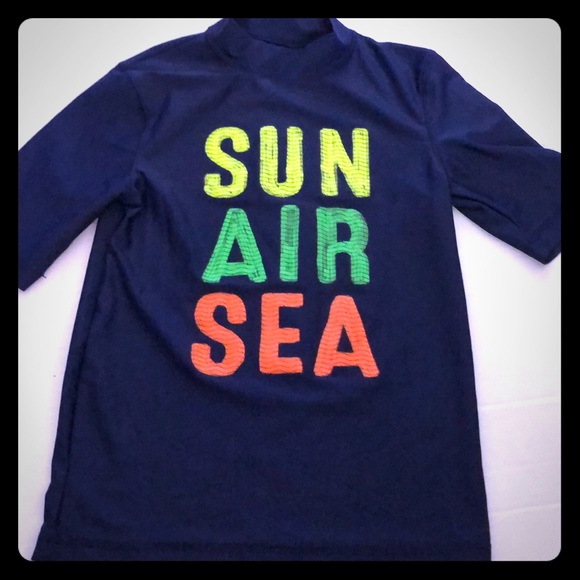 Cherokee Rashguard - Picture 1 of 3